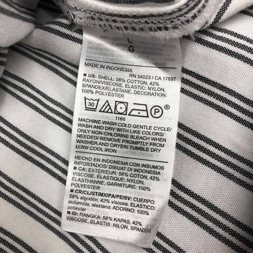 Old Navy NWT Gray & White Stripe 1/4 Sleeve Smocked Top size Large - Picture 5 of 7